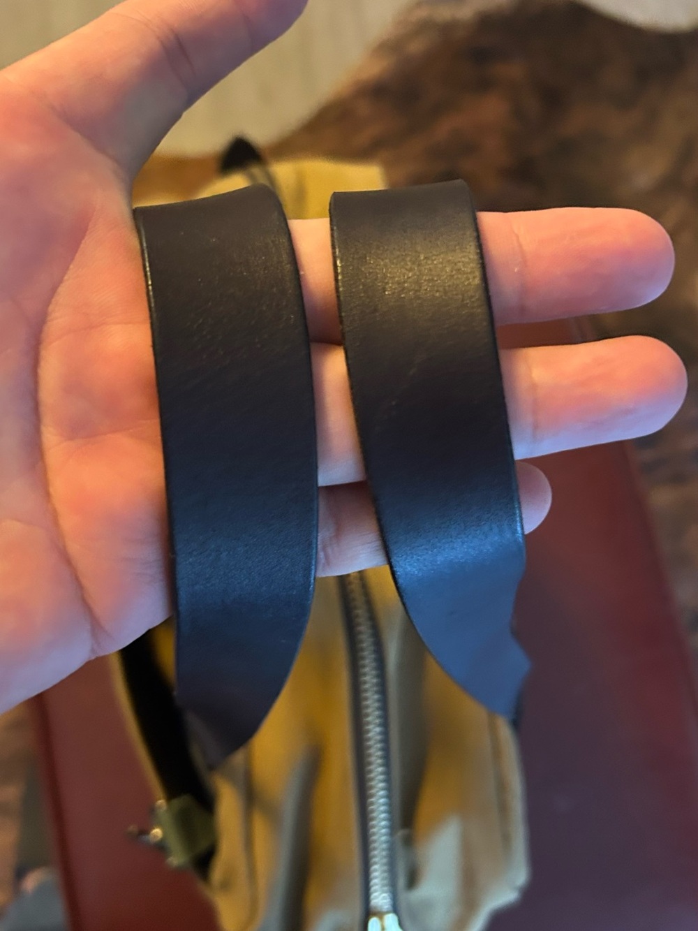 Filson Rugged Twill Tote - Picture 9 of 10